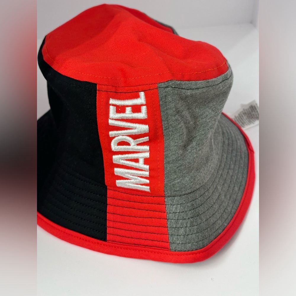 Marvel Disney Bucket hat NWT‎